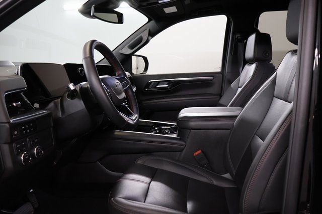 Used 2025 Chevrolet Suburban RST w/ Comfort Package image 11