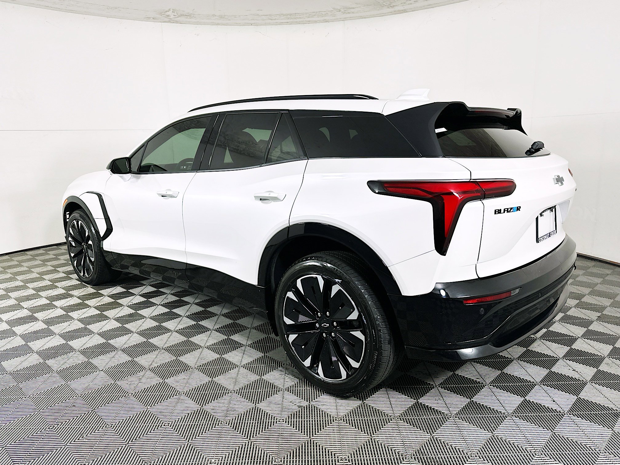 Used 2024 Chevrolet Blazer EV RS image 5