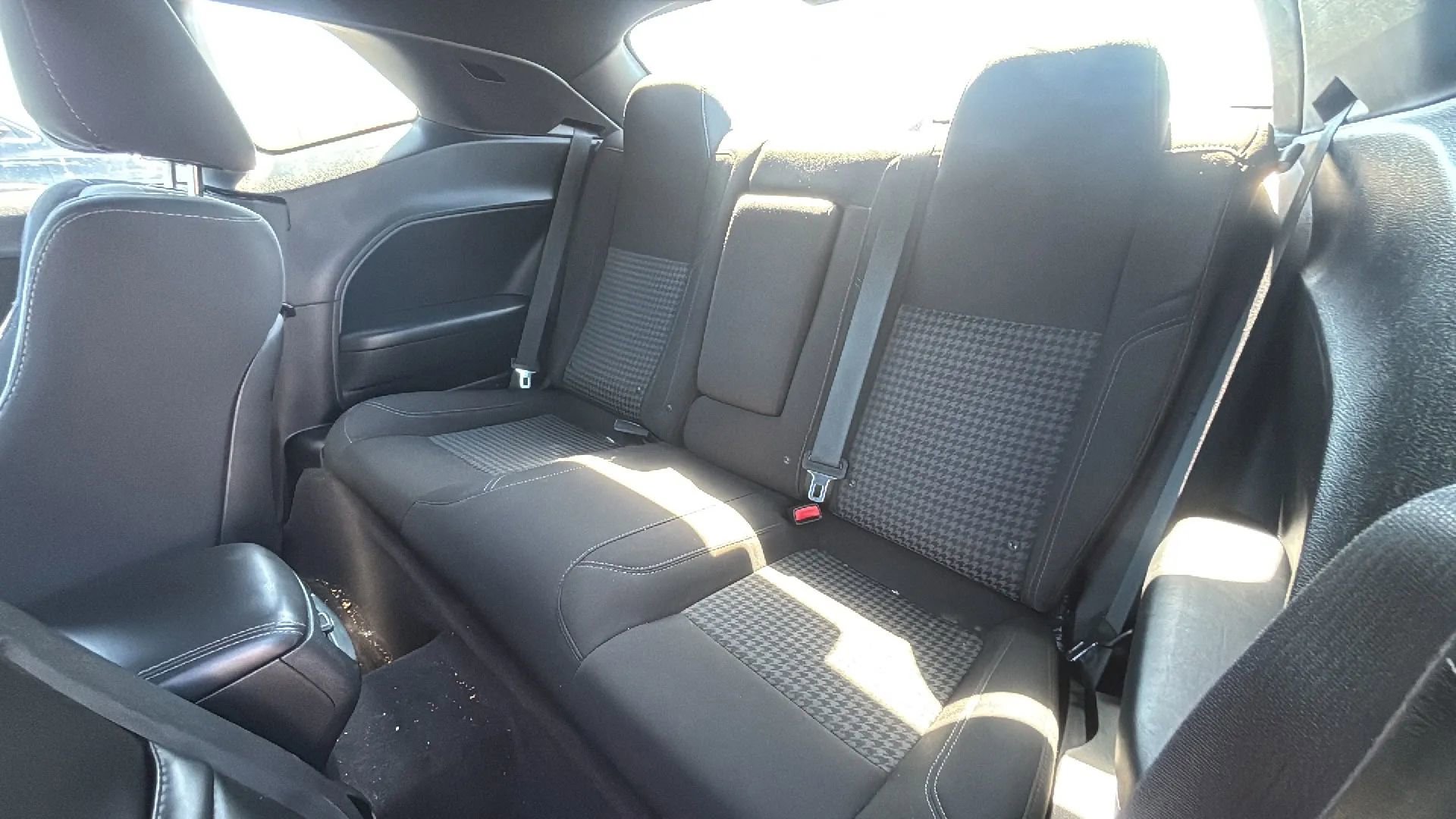 Used 2017 Dodge Challenger SXT image 11