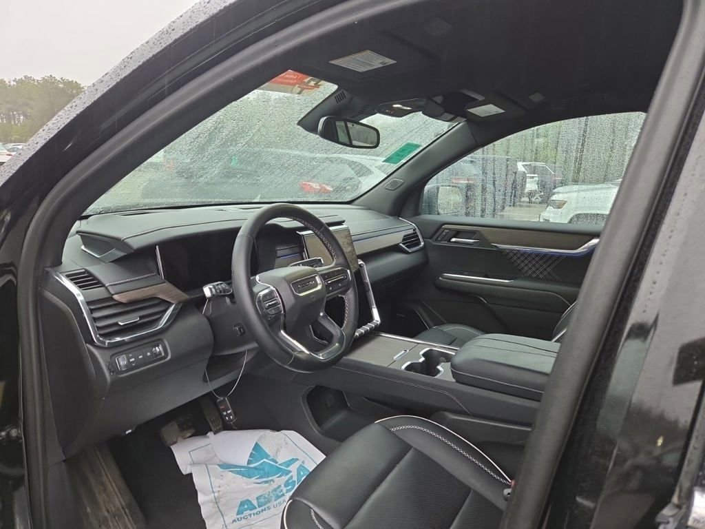 Used 2024 GMC Acadia Denali AWD/4WD image 10