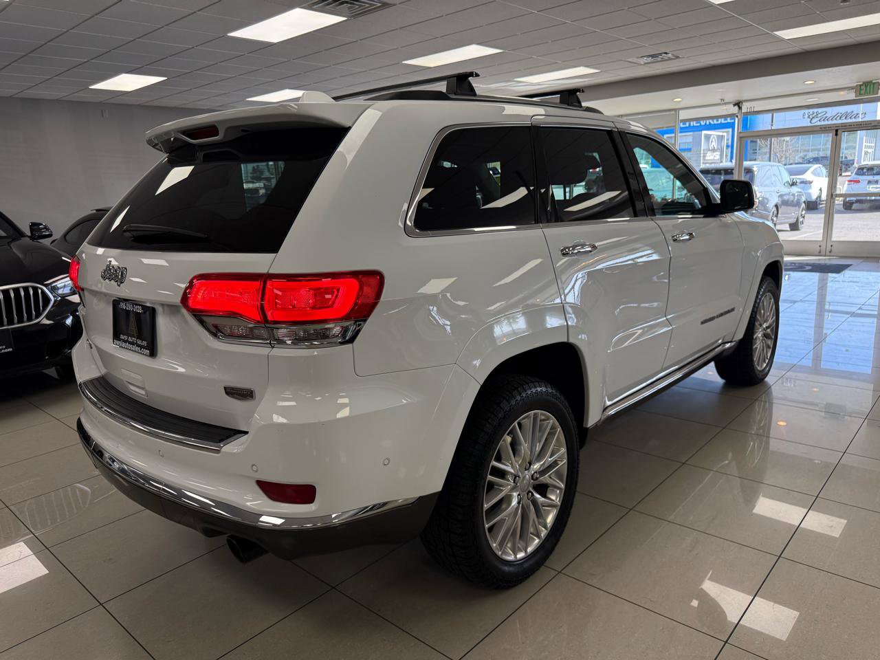 Used 2017 Jeep Grand Cherokee Summit image 7