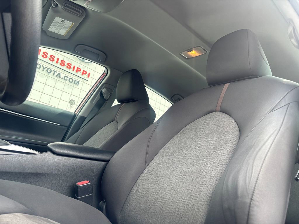 Used 2019 Toyota Camry LE FWD image 15