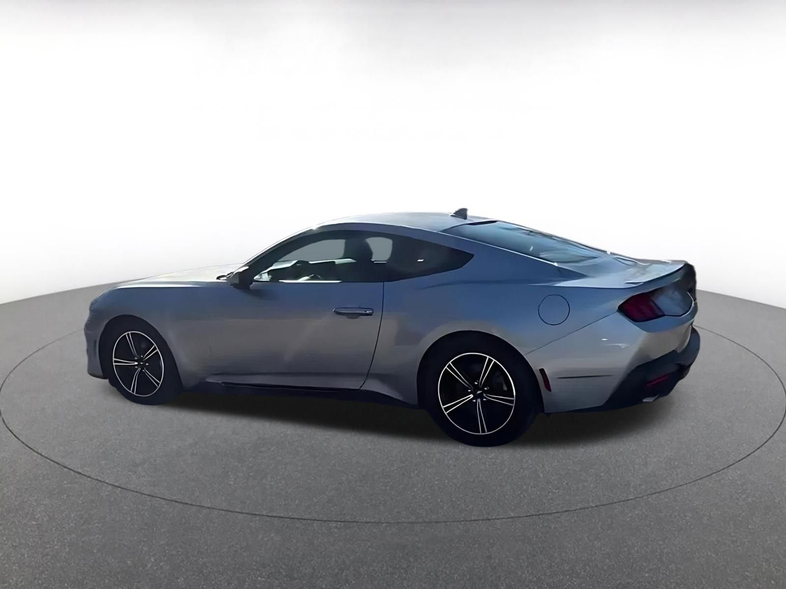 Used 2024 Ford Mustang Premium image 9