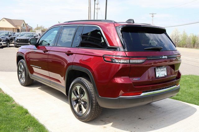 New 2025 Jeep Grand Cherokee Limited 4xe image 24