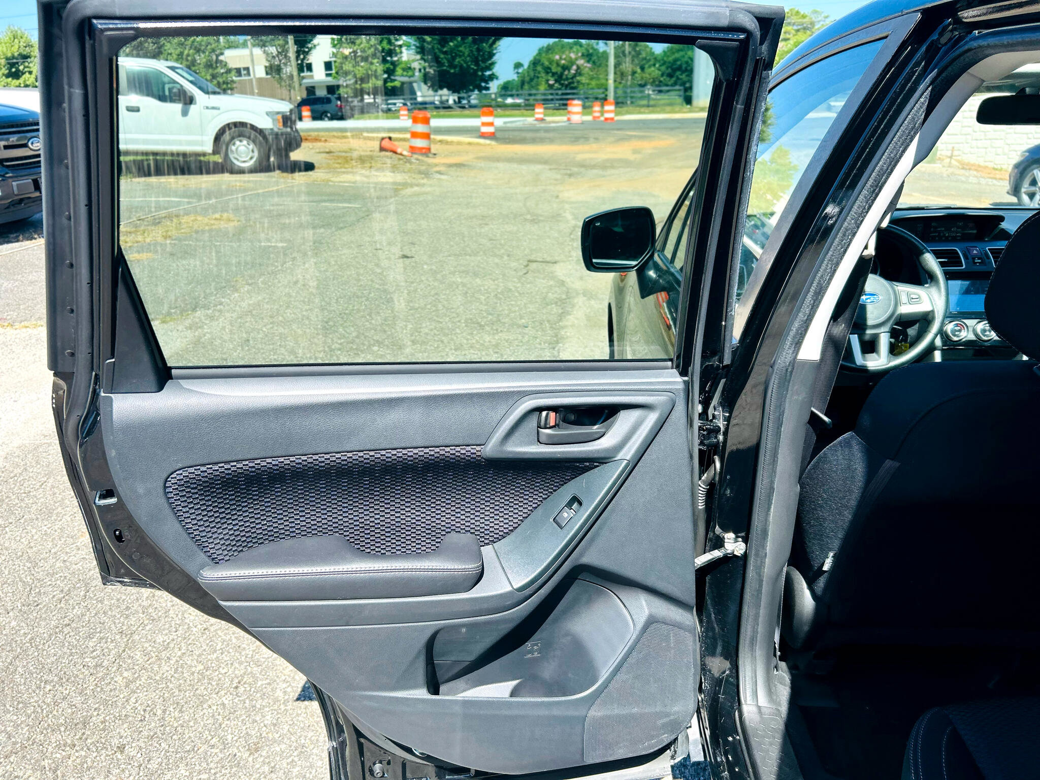 Used 2017 Subaru Forester 2.5i Premium w/ All-Weather Package image 47