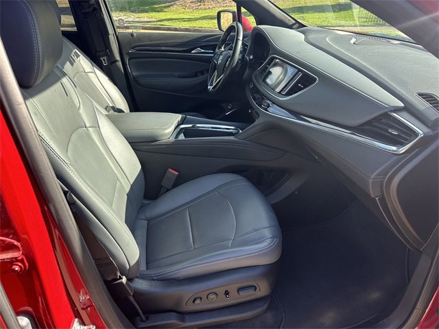 Used 2024 Buick Enclave Premium image 13