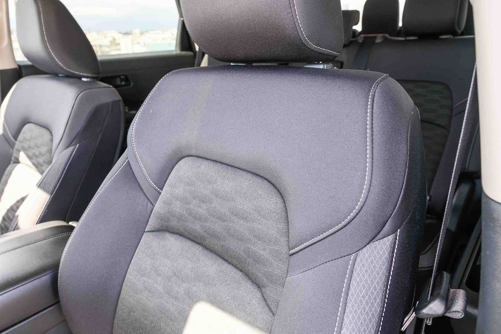 Used 2024 Nissan Pathfinder SV FWD image 20