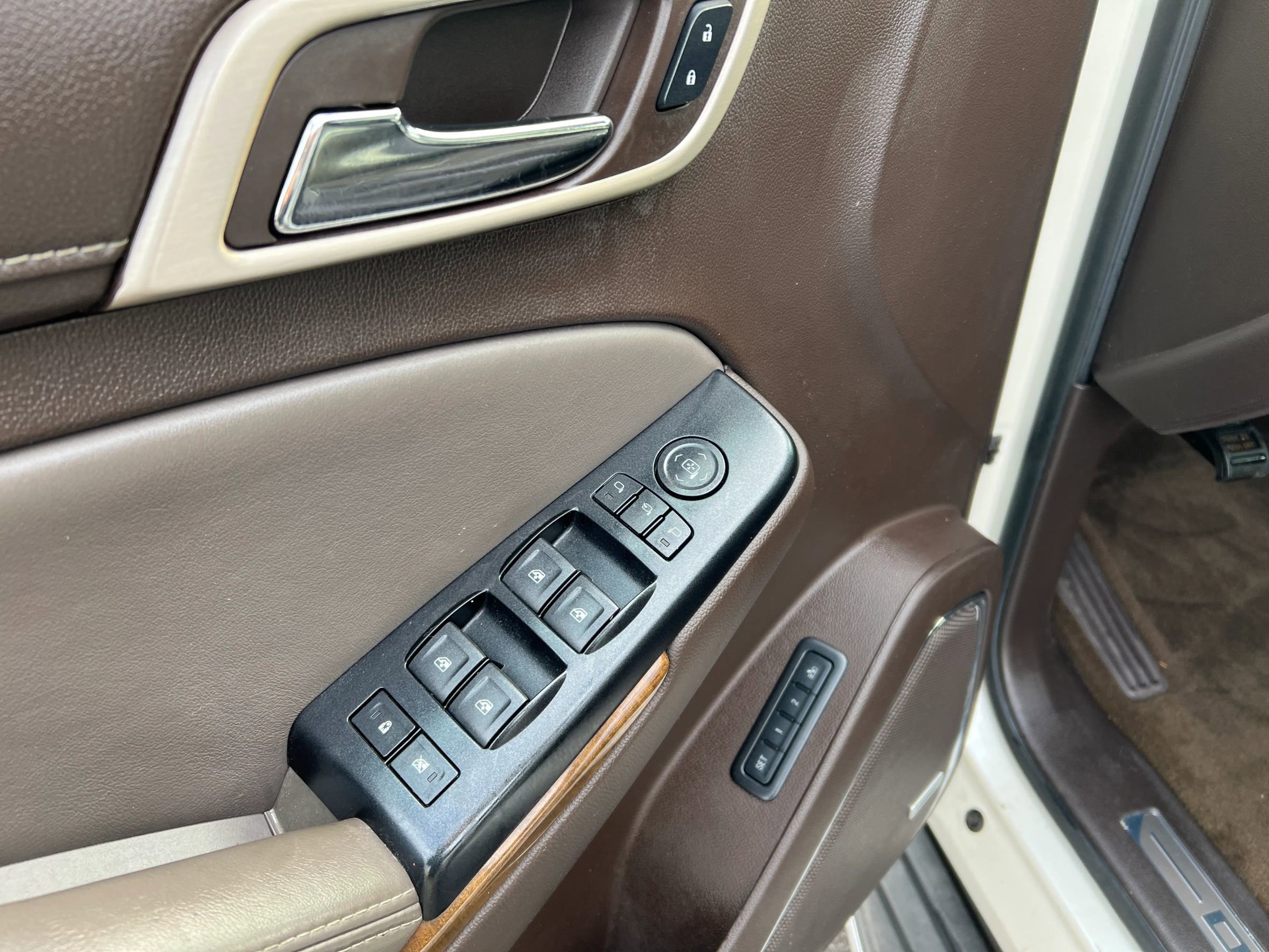 Used 2015 GMC Yukon Denali image 13