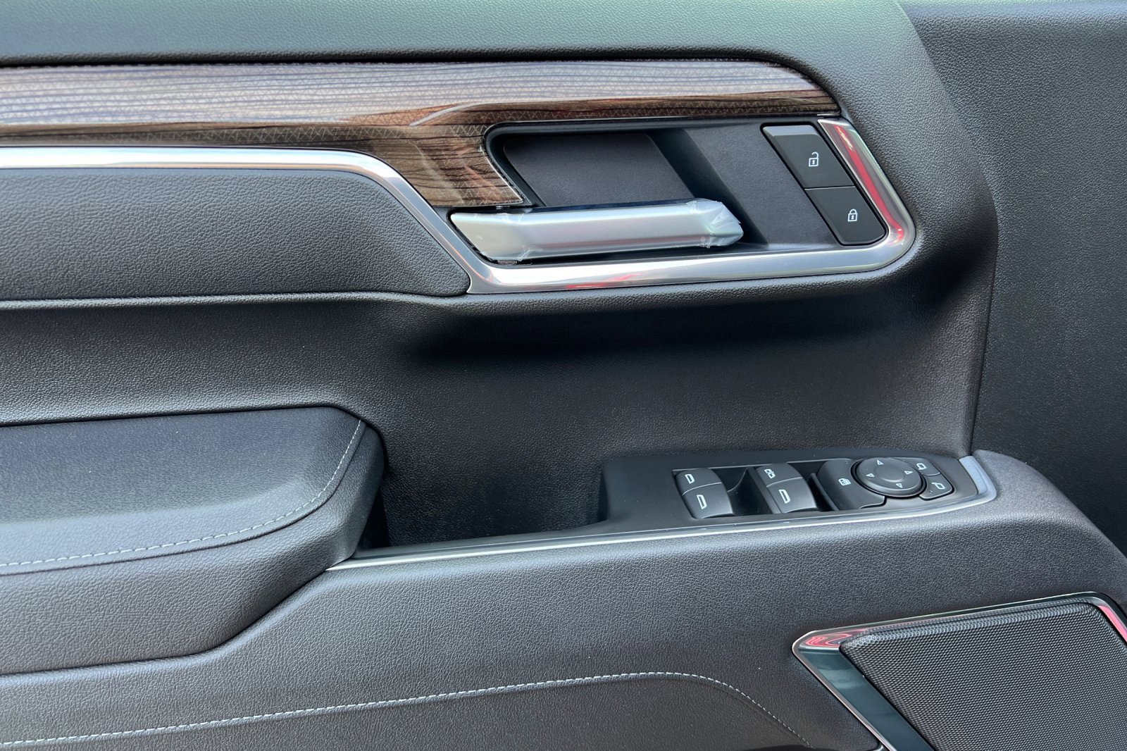 New 2025 Chevrolet Silverado 1500 RST w/ Z71 Off-Road Package image 8