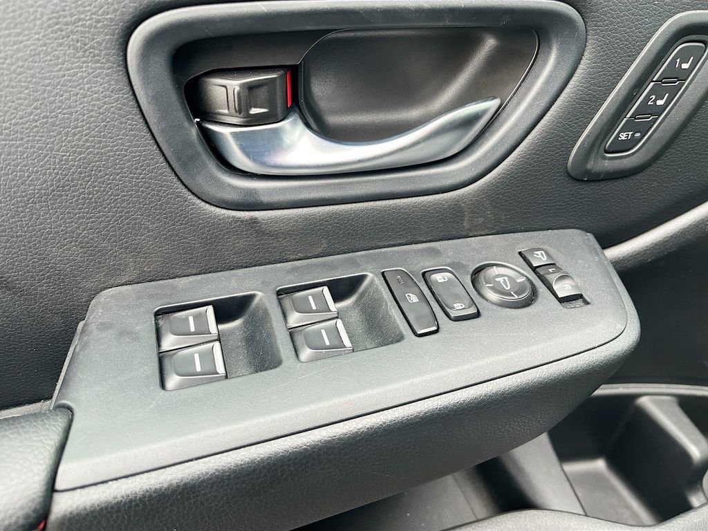Used 2025 Honda Pilot Black Edition image 18