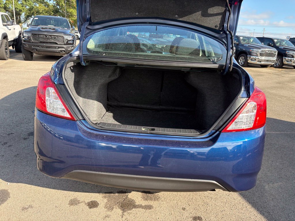 Used 2019 Nissan Versa SV FWD image 7