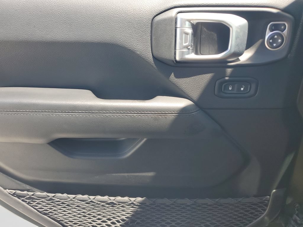 Used 2021 Jeep Wrangler Unlimited Sahara AWD/4WD image 22