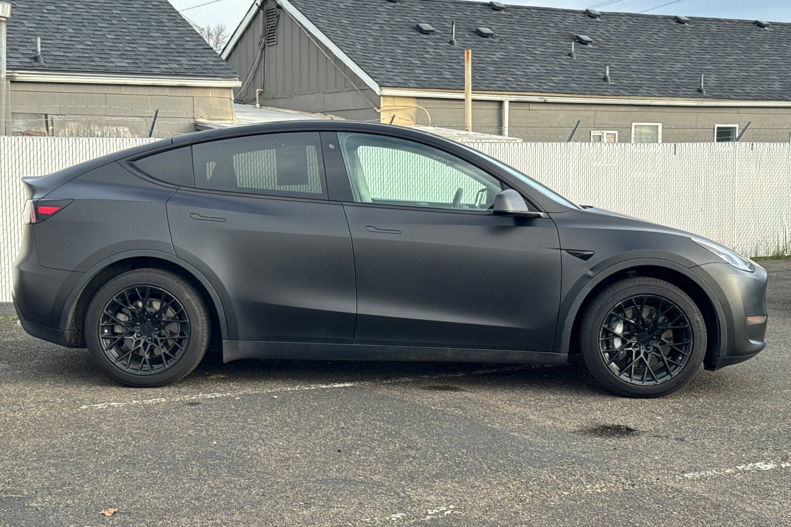 Used 2020 Tesla Model Y Long Range image 3