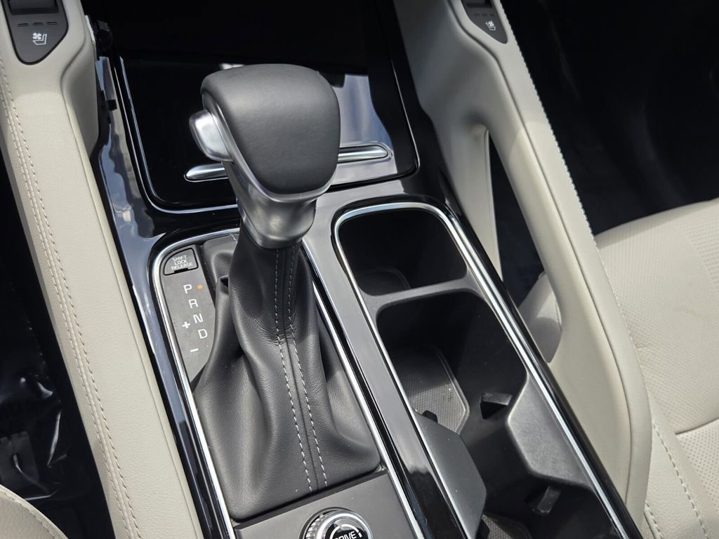 Used 2025 Kia Telluride EX w/ EX Captain's Chair Package FWD image 20