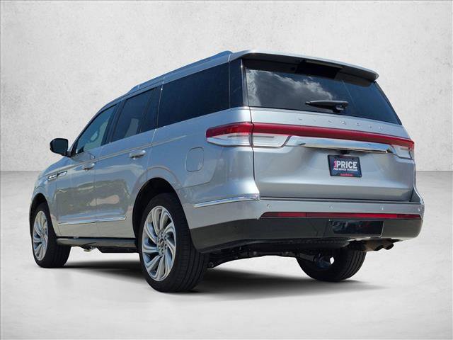 Used 2023 Lincoln Navigator Reserve AWD/4WD image 8