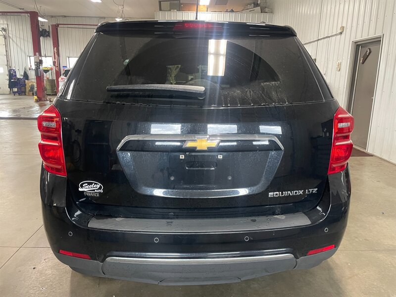 Used 2016 Chevrolet Equinox LTZ w/ Enhanced Convenience Package AWD/4WD image 7
