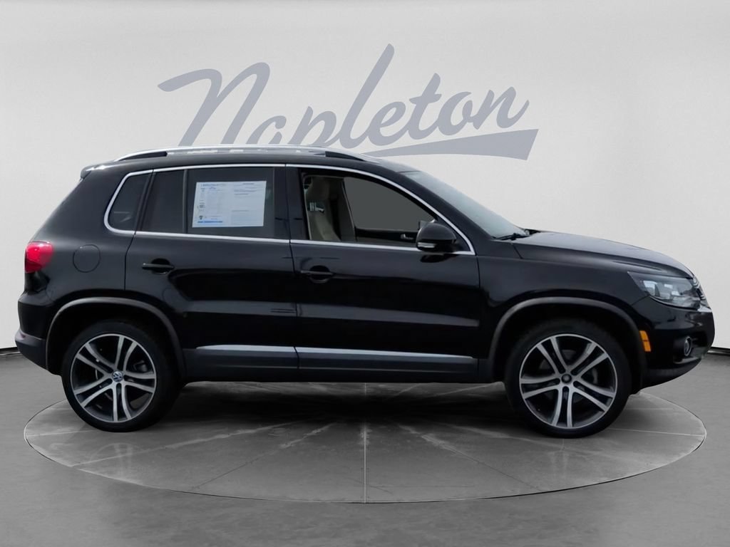 Used 2017 Volkswagen Tiguan SEL FWD image 4