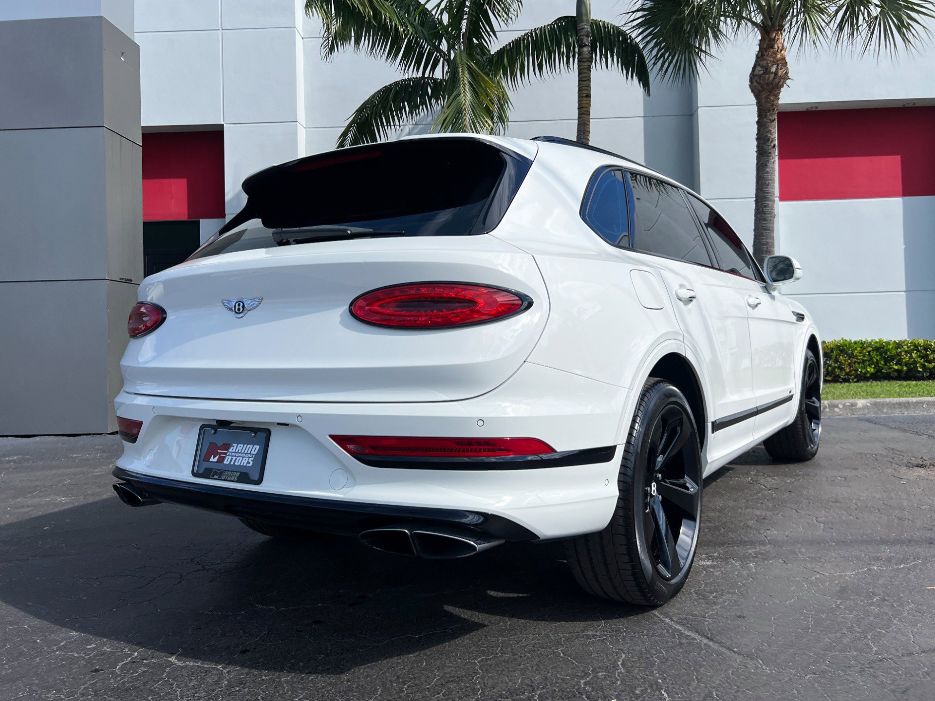 Used 2021 Bentley Bentayga image 18