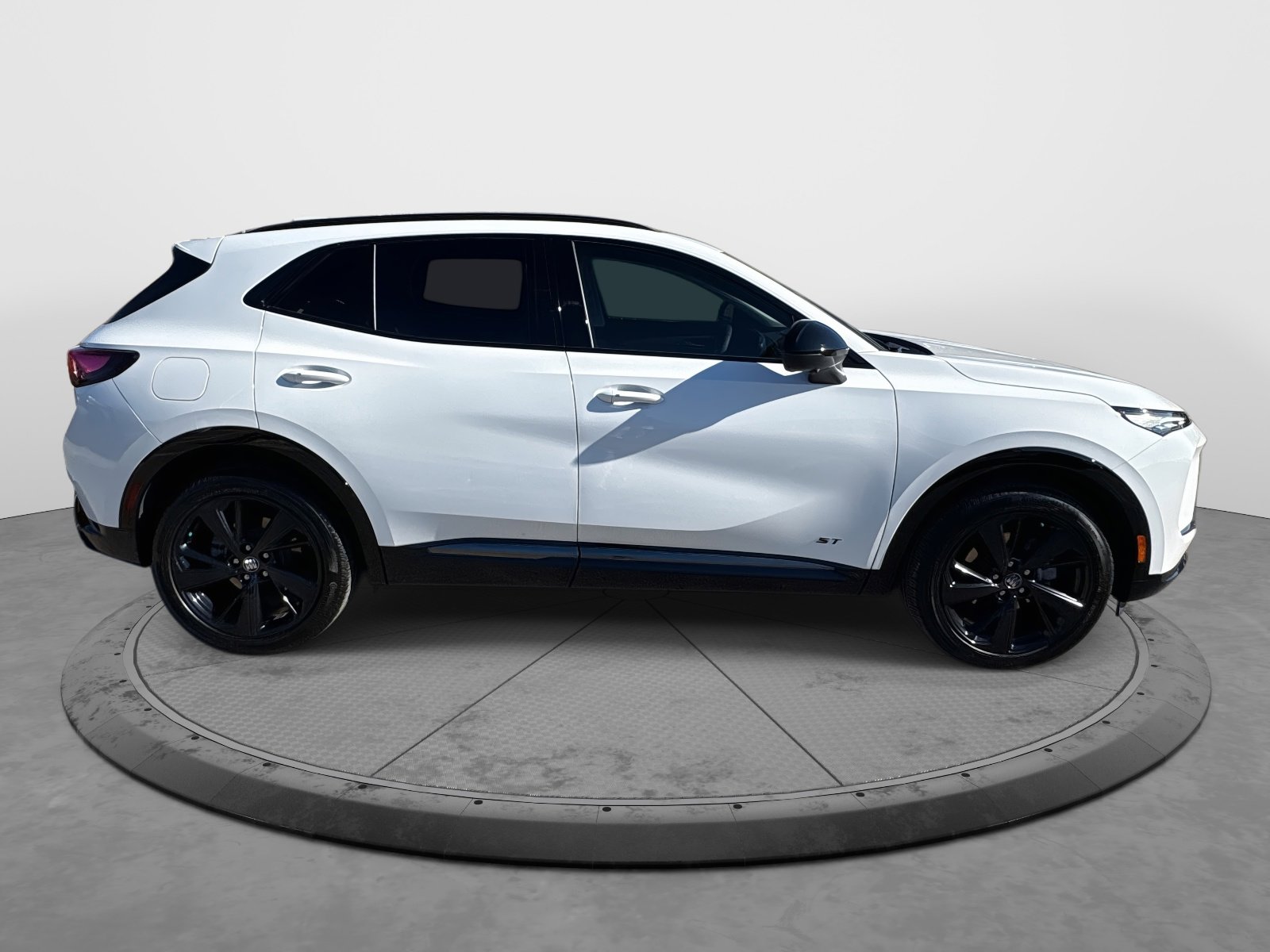 Used 2024 Buick Envision Sport Touring image 9