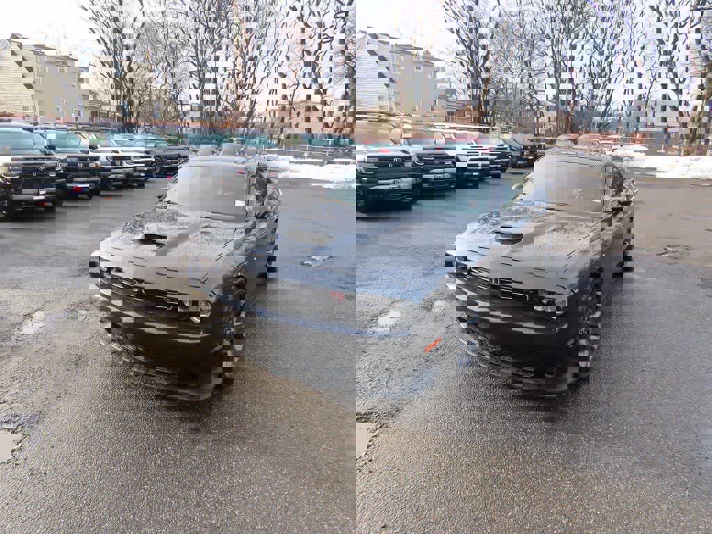 Used 2019 Dodge Challenger R/T image 1