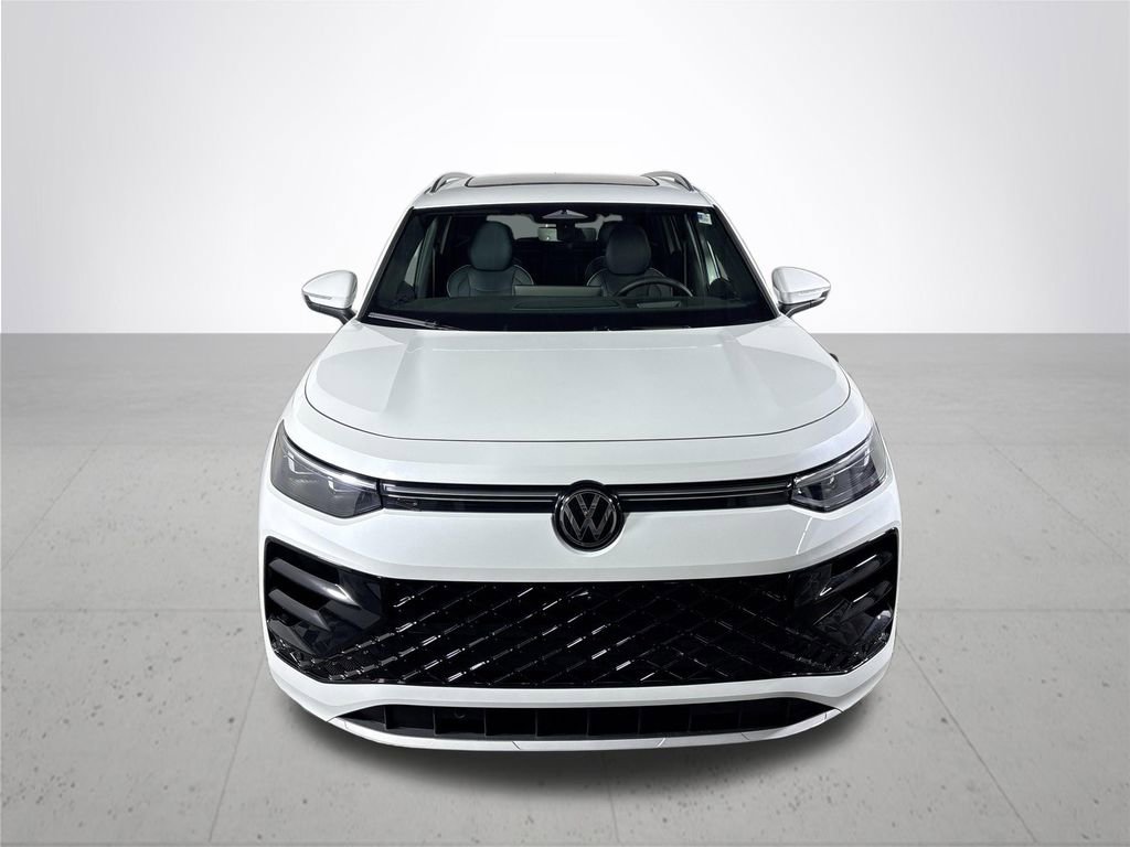 New 2026 Volkswagen Tiguan SEL R-Line image 3