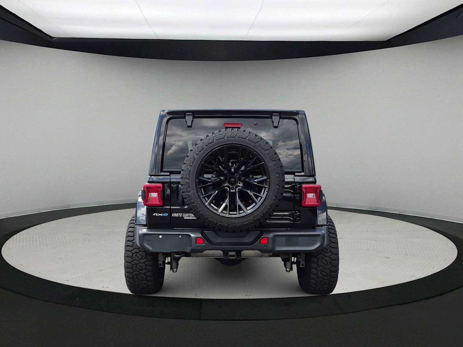 Used 2021 Jeep Wrangler Unlimited Sahara w/ Cold Weather Group AWD/4WD image 7