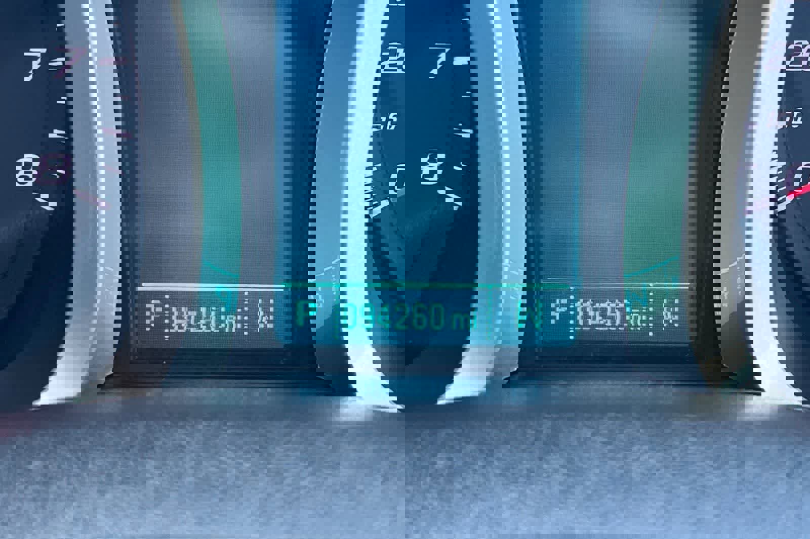 Used 2016 Chevrolet Equinox LTZ w/ Enhanced Convenience Package image 25