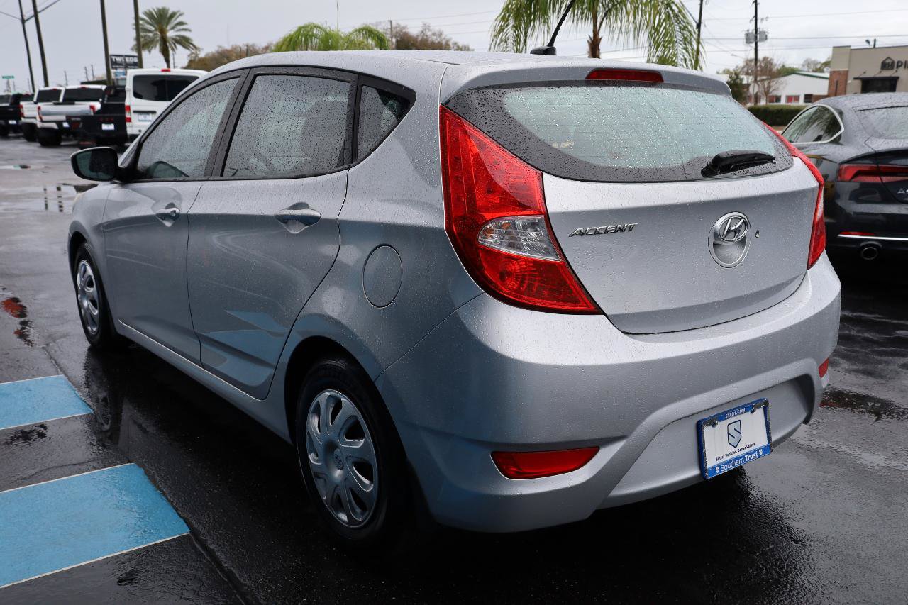 Used 2013 Hyundai Accent GS FWD image 3