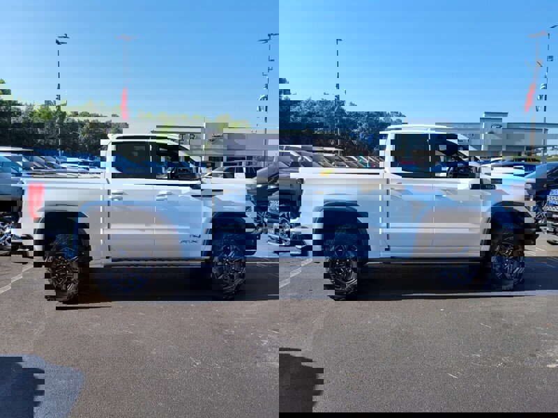 Used 2024 GMC Sierra 1500 AT4X image 13