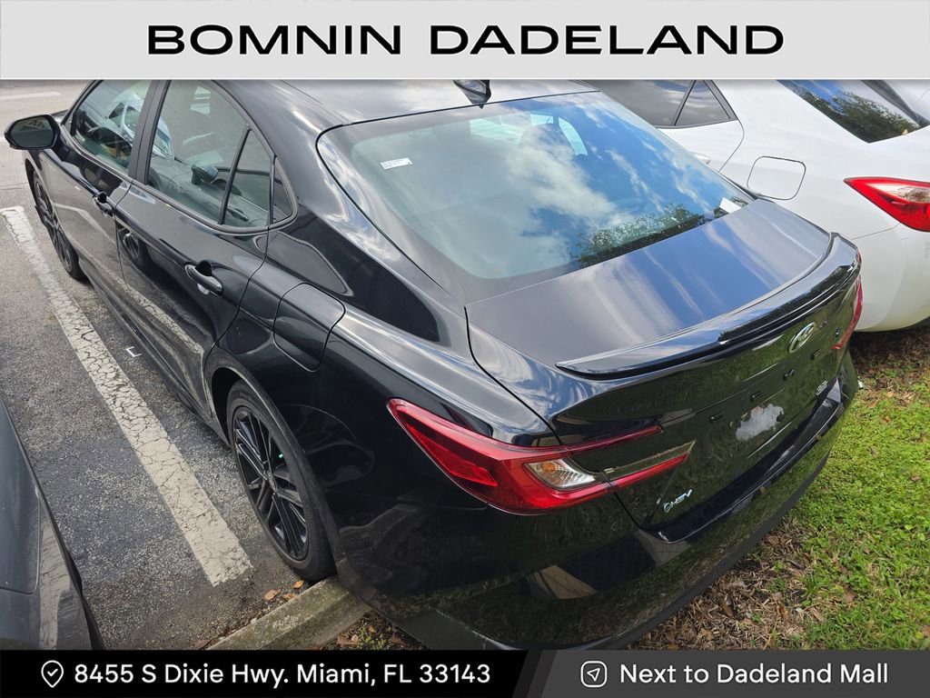 Used 2025 Toyota Camry LE image 3