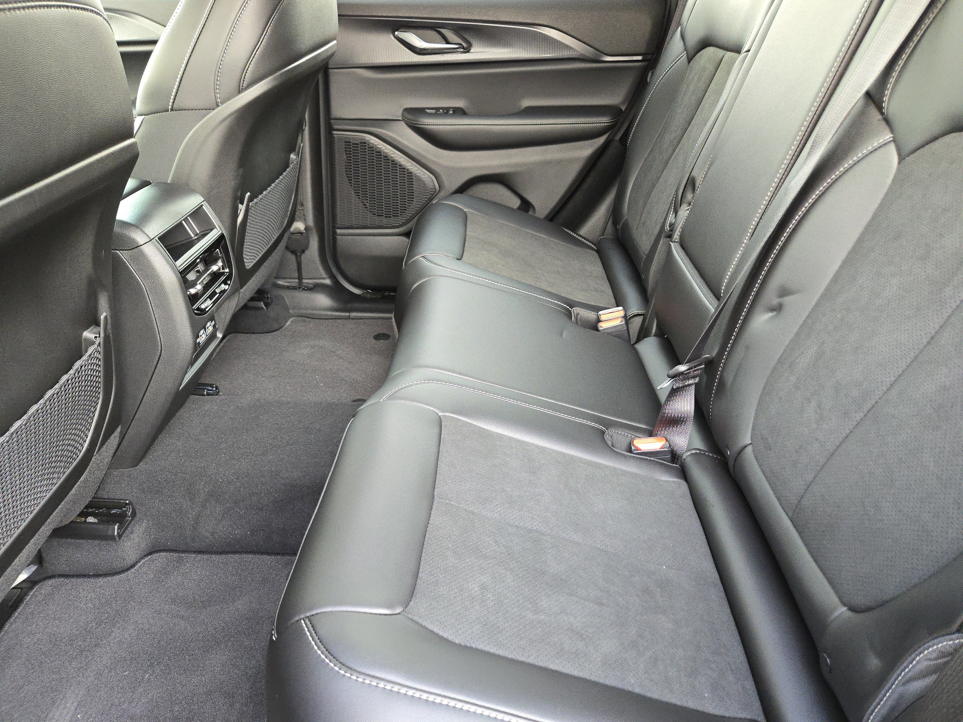 New 2025 Jeep Grand Cherokee 4WD image 20