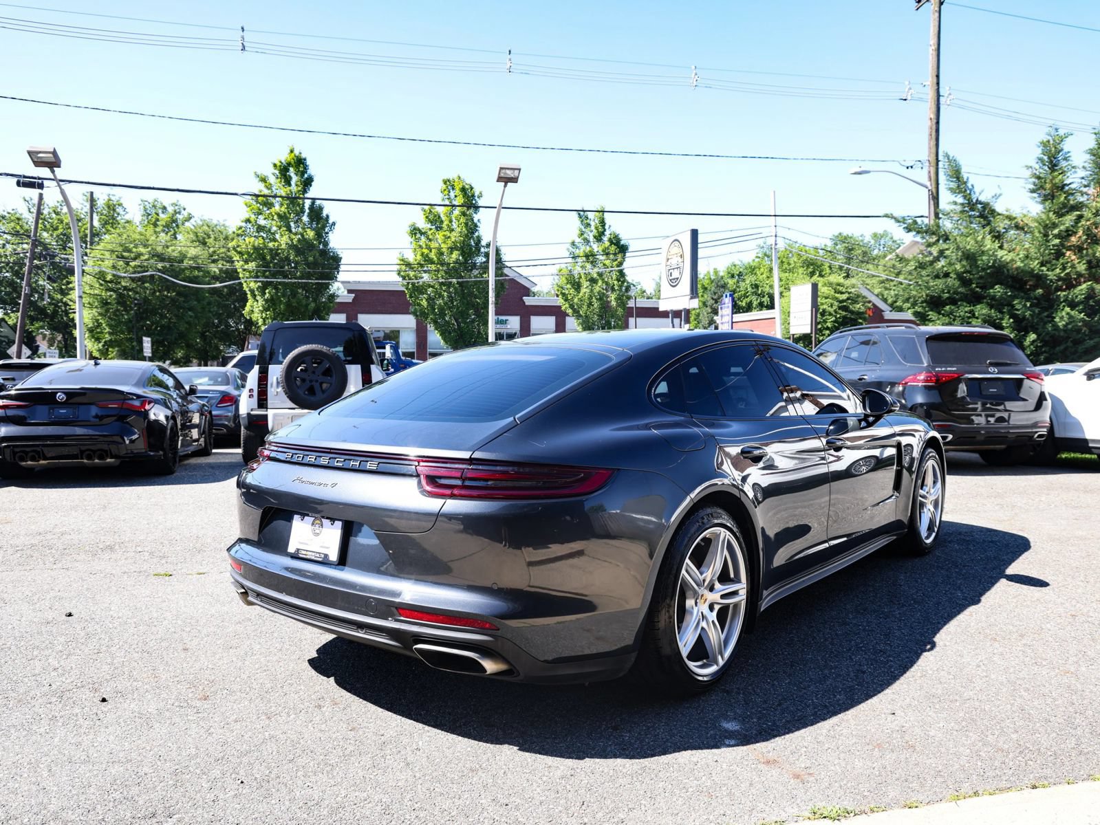 Used 2017 Porsche Panamera 4 w/ Premium Package AWD/4WD image 7