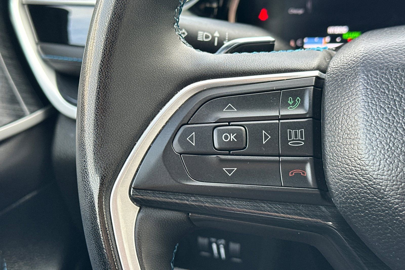 Used 2023 Jeep Grand Cherokee Trailhawk image 33