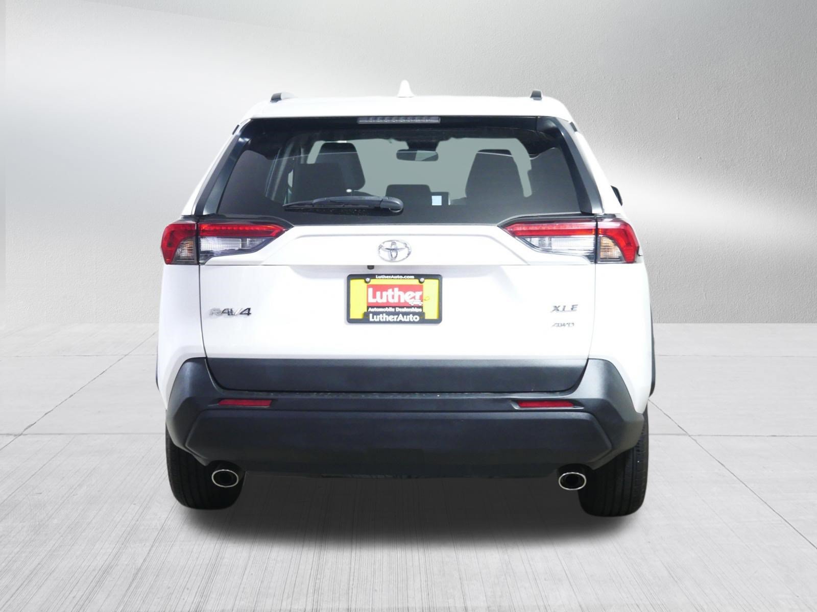 Used 2024 Toyota RAV4 XLE AWD/4WD image 6