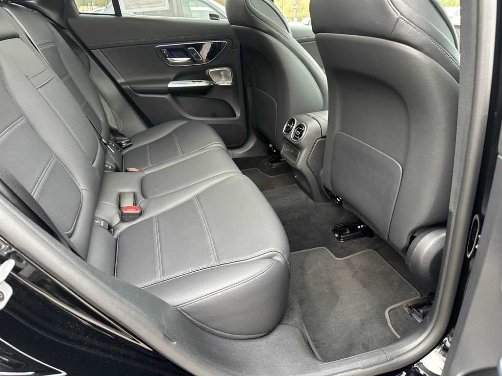 Used 2023 Mercedes-Benz GLC 300 image 34