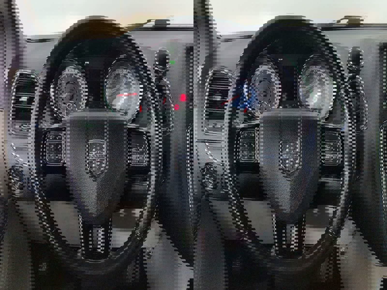 Used 2019 Dodge Grand Caravan SXT w/ Driver Convenience Group image 22