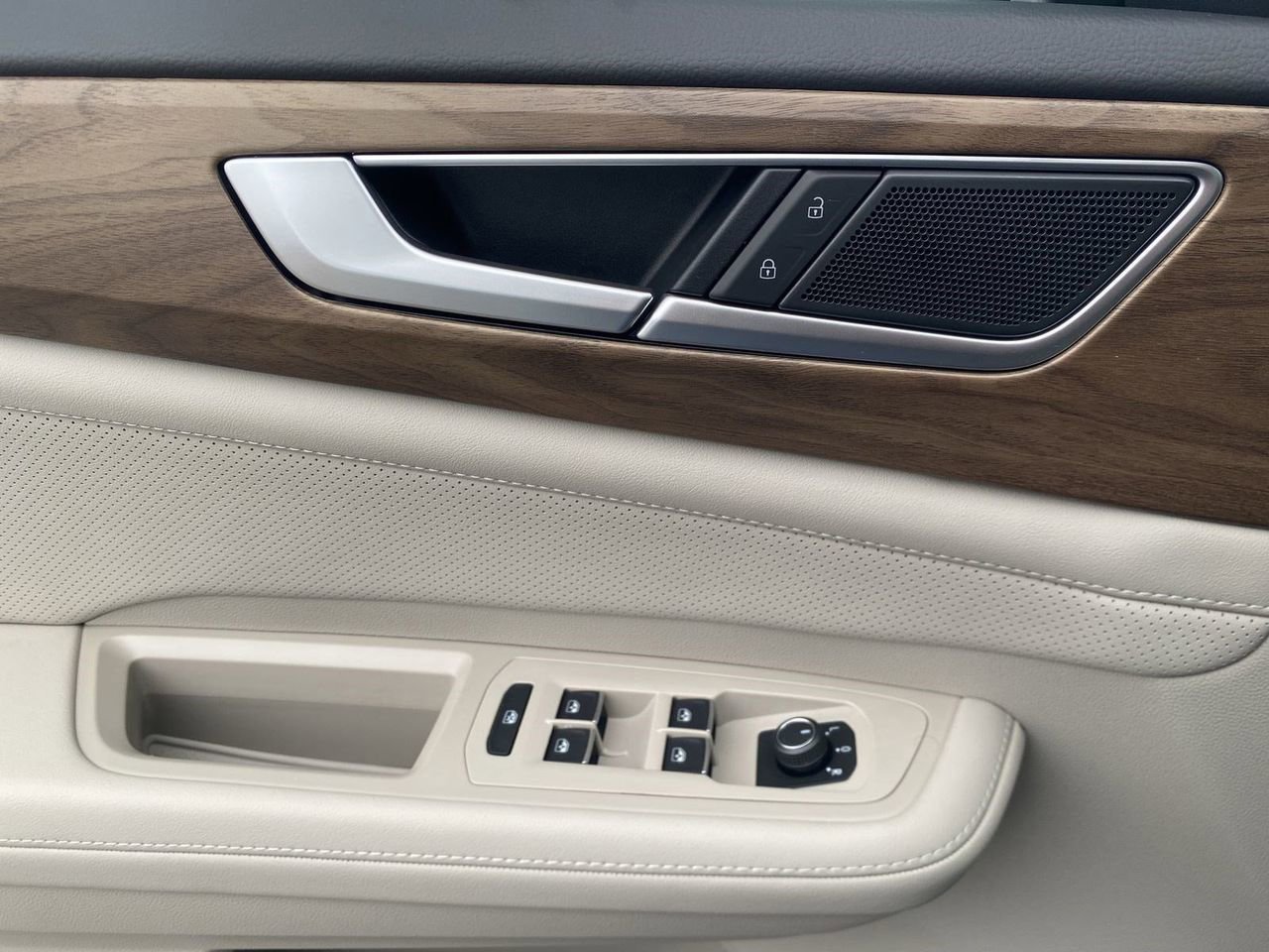 New 2026 Volkswagen Atlas SE image 17