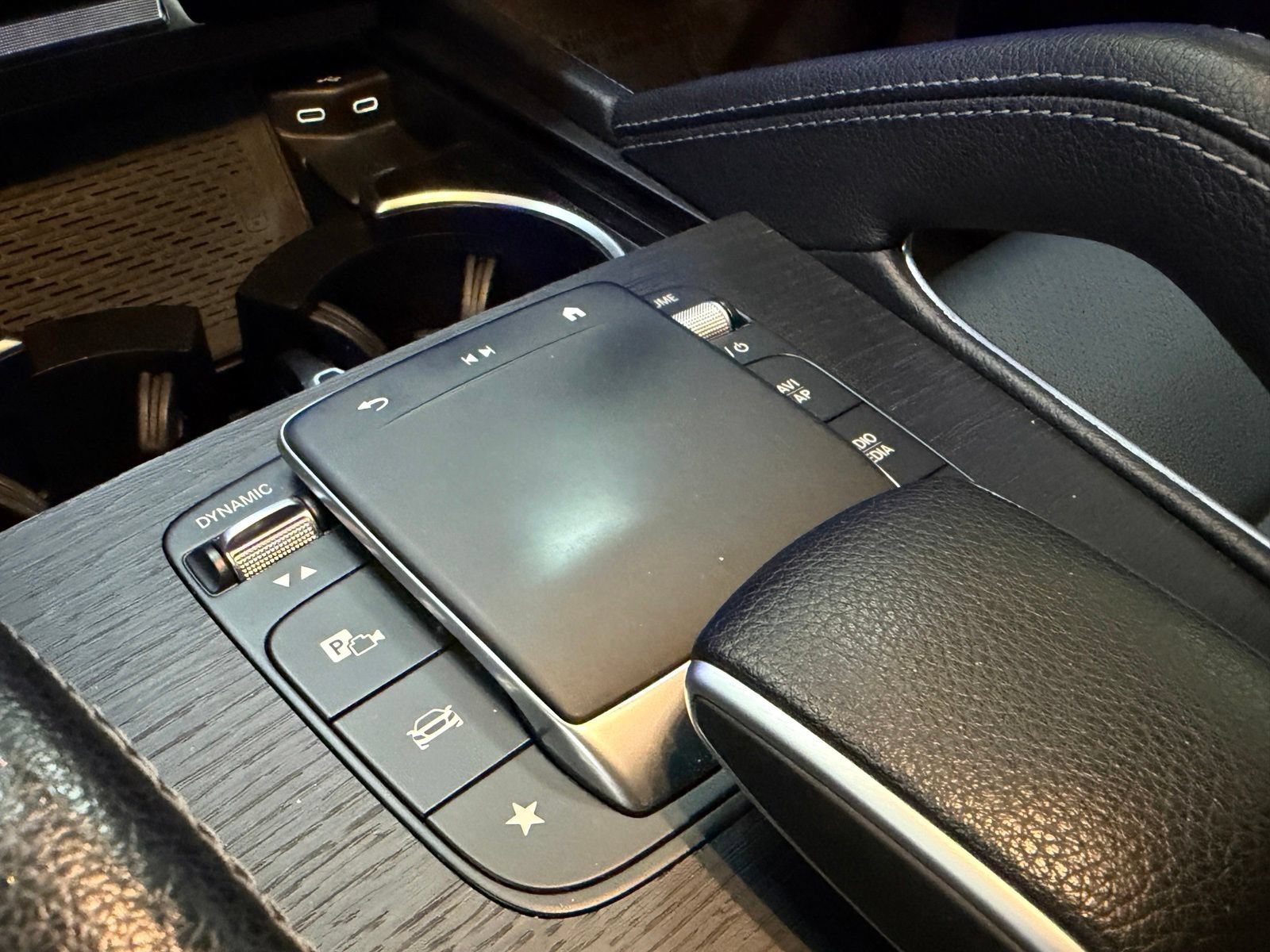 Used 2024 Mercedes-Benz GLE 450 4MATIC image 37