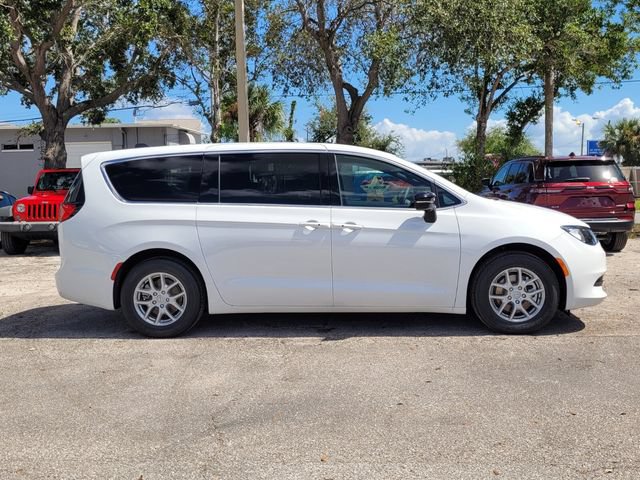 New 2026 Chrysler Voyager LX FWD image 5