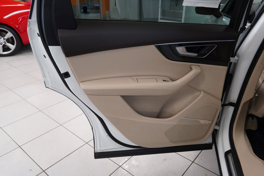 Used 2019 Audi Q7 3.0T Premium Plus w/ Premium Plus Package AWD/4WD image 22