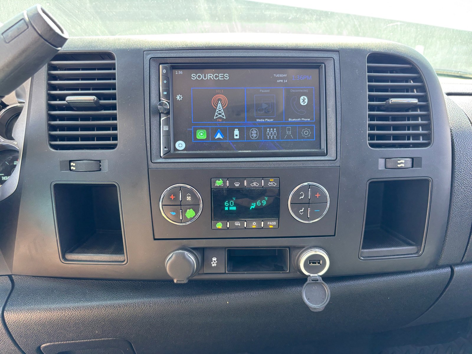 Used 2012 Chevrolet Silverado 2500 LT w/ Interior Plus Package image 27