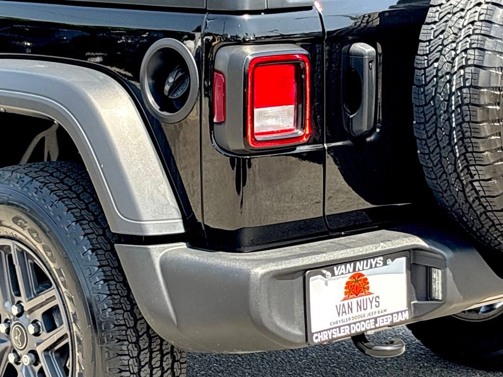 Used 2024 Jeep Wrangler Unlimited Sport AWD/4WD image 6