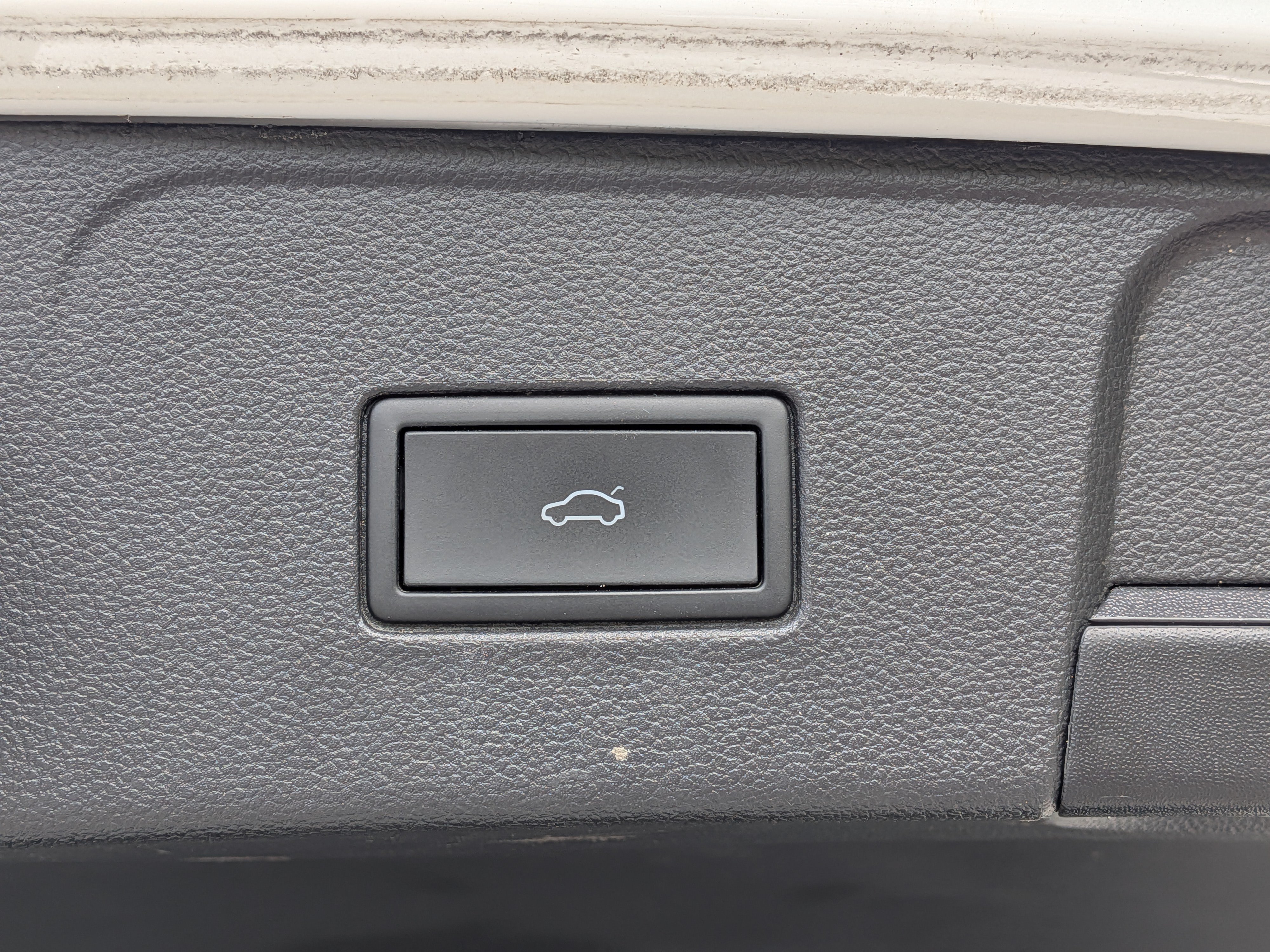 Used 2024 Volkswagen Atlas SE FWD image 14