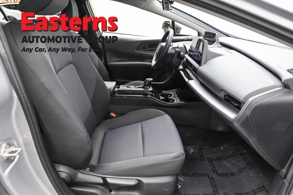 Used 2025 Toyota Prius LE FWD image 24