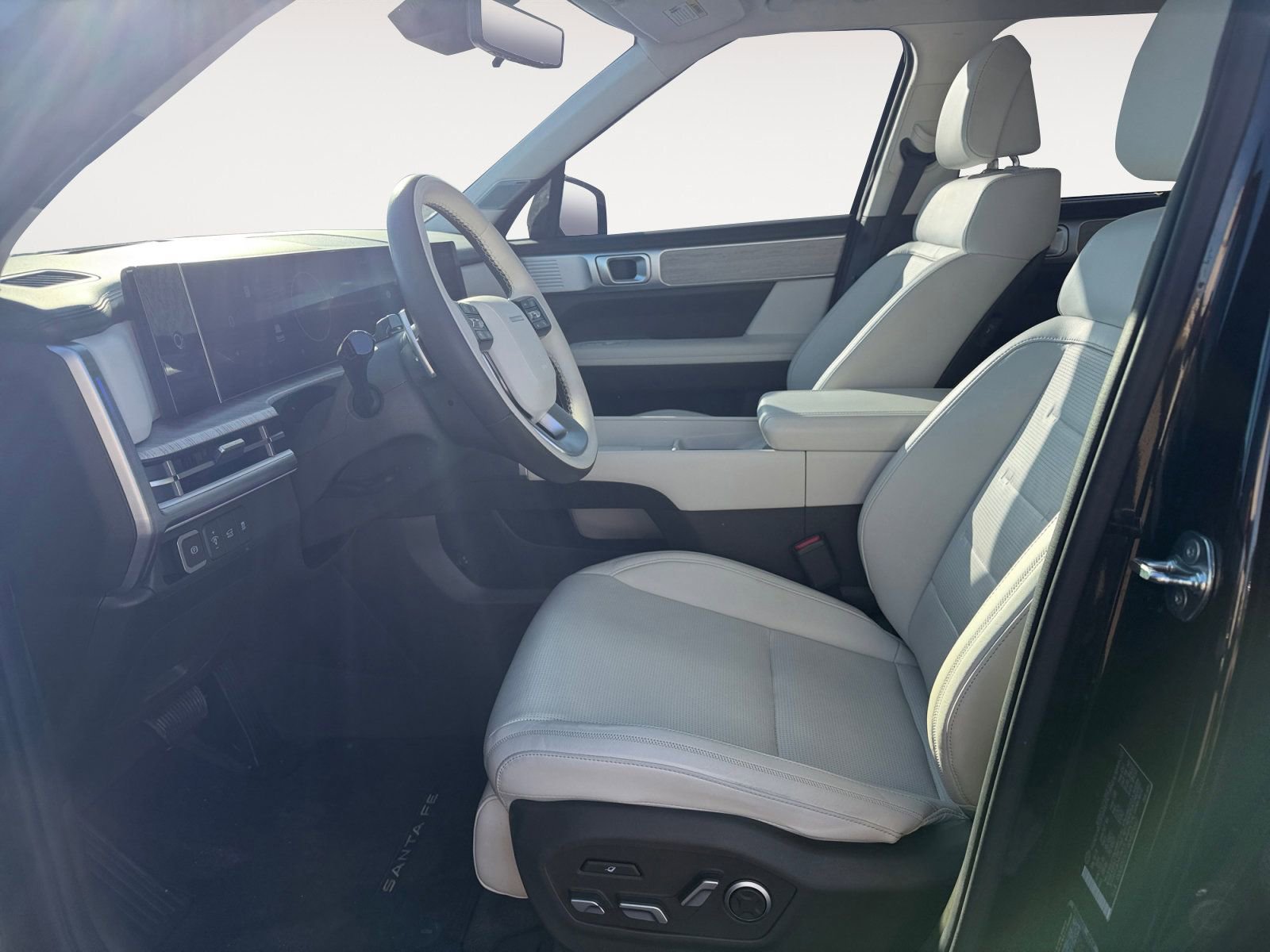 Used 2024 Hyundai Santa Fe Calligraphy image 9
