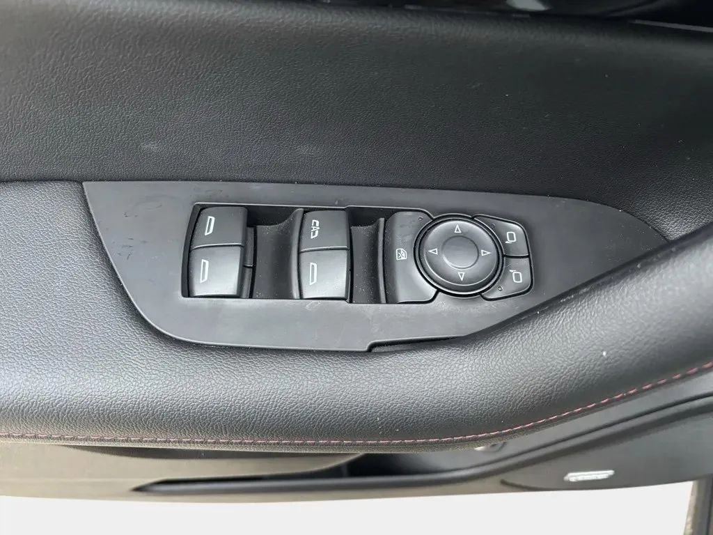 Used 2025 Chevrolet Blazer RS image 21