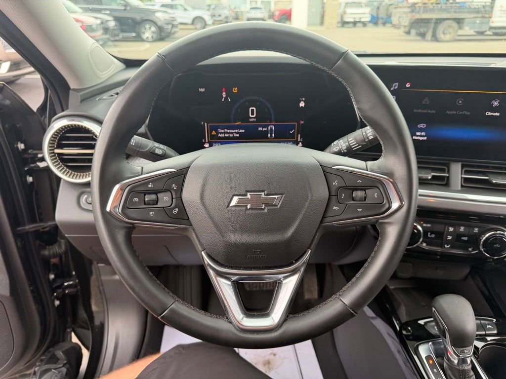Used 2024 Chevrolet Trax ACTIV w/ Sunroof Package FWD image 21