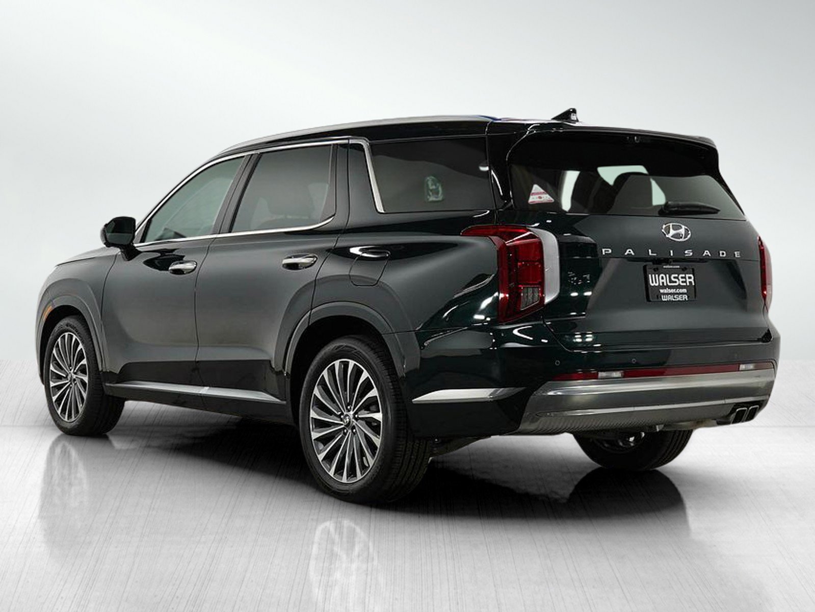 Used 2025 Hyundai Palisade Calligraphy image 3