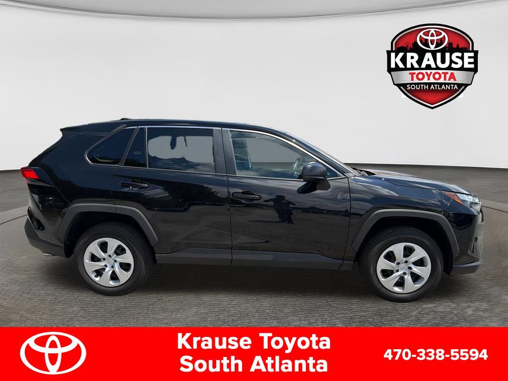 Used 2025 Toyota RAV4 LE AWD/4WD image 9