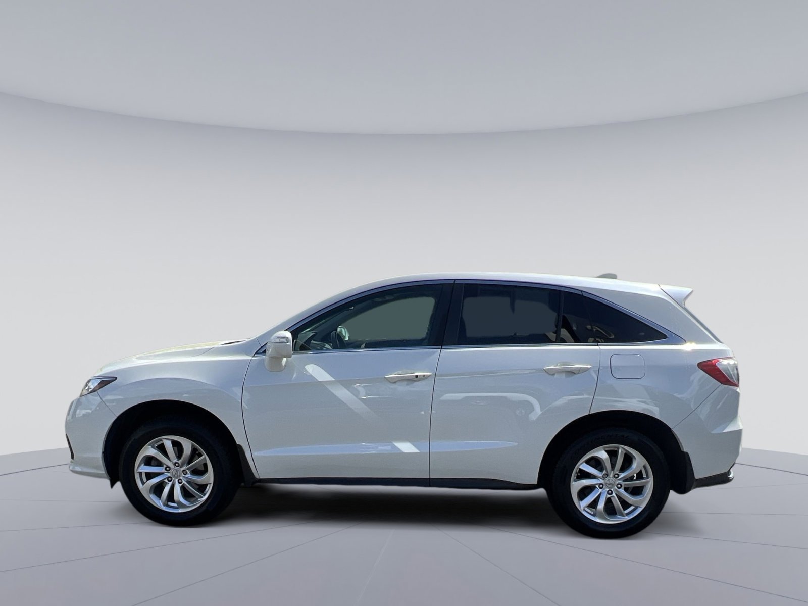 Used 2018 Acura RDX AWD w/ Technology Package image 2